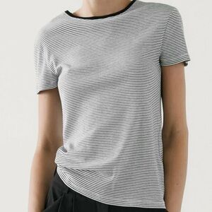 Orvis White Striped Short Sleeve Scoop Neck Top